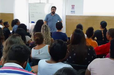Palestra sobre diálogo e apoio familiar aproxima pais e alunas na AFESU Morro Velho